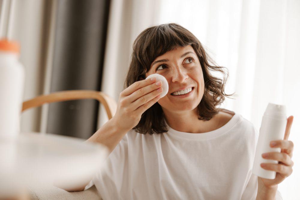 Toner atau Sunscreen Dulu, Mana Urutan yang Benar?