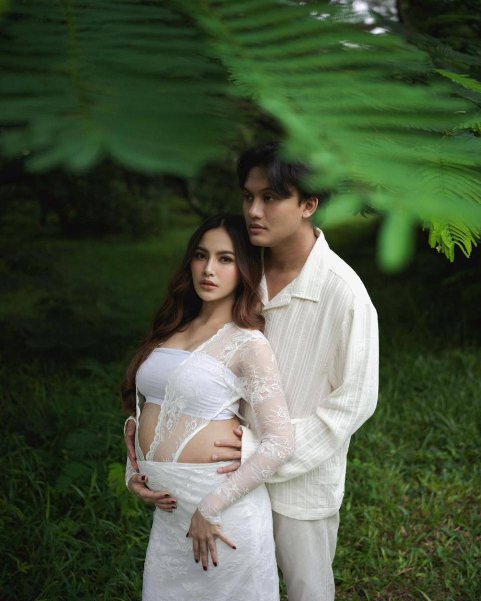 pemotretan maternity Mahalini (Instagram.com/mahaliniraharja)