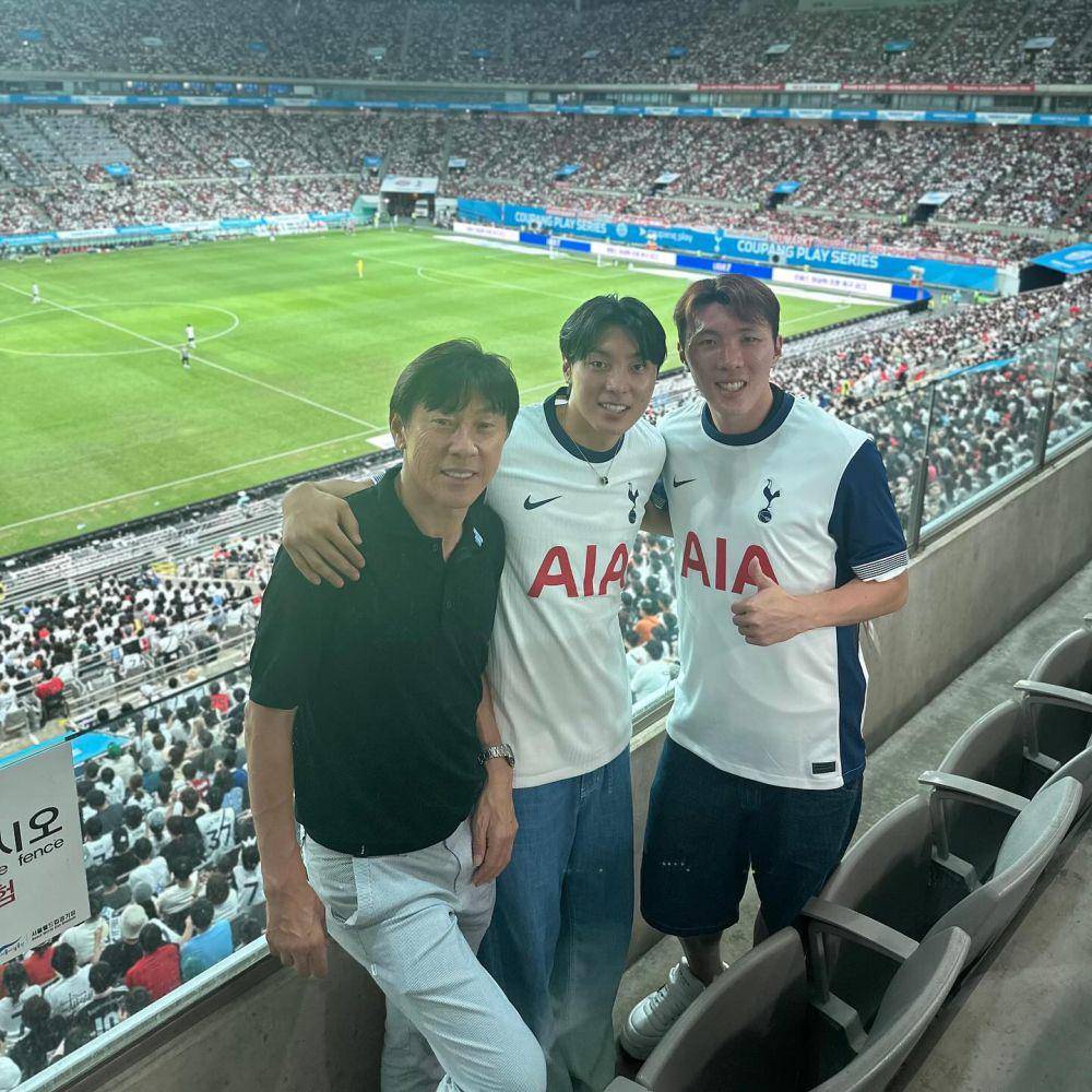 Shin Tae-yong dan kedua anaknya (Instagram.com/shin_jaewon77)