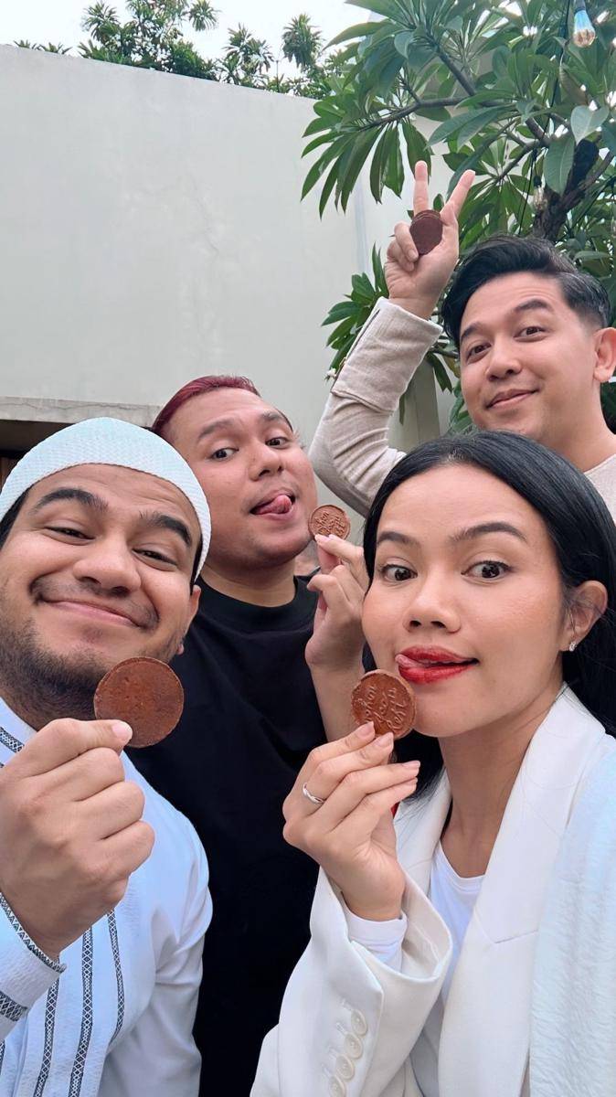 potret artis di pengajian dan siraman Mahalini (instagram.com/yurayunita)