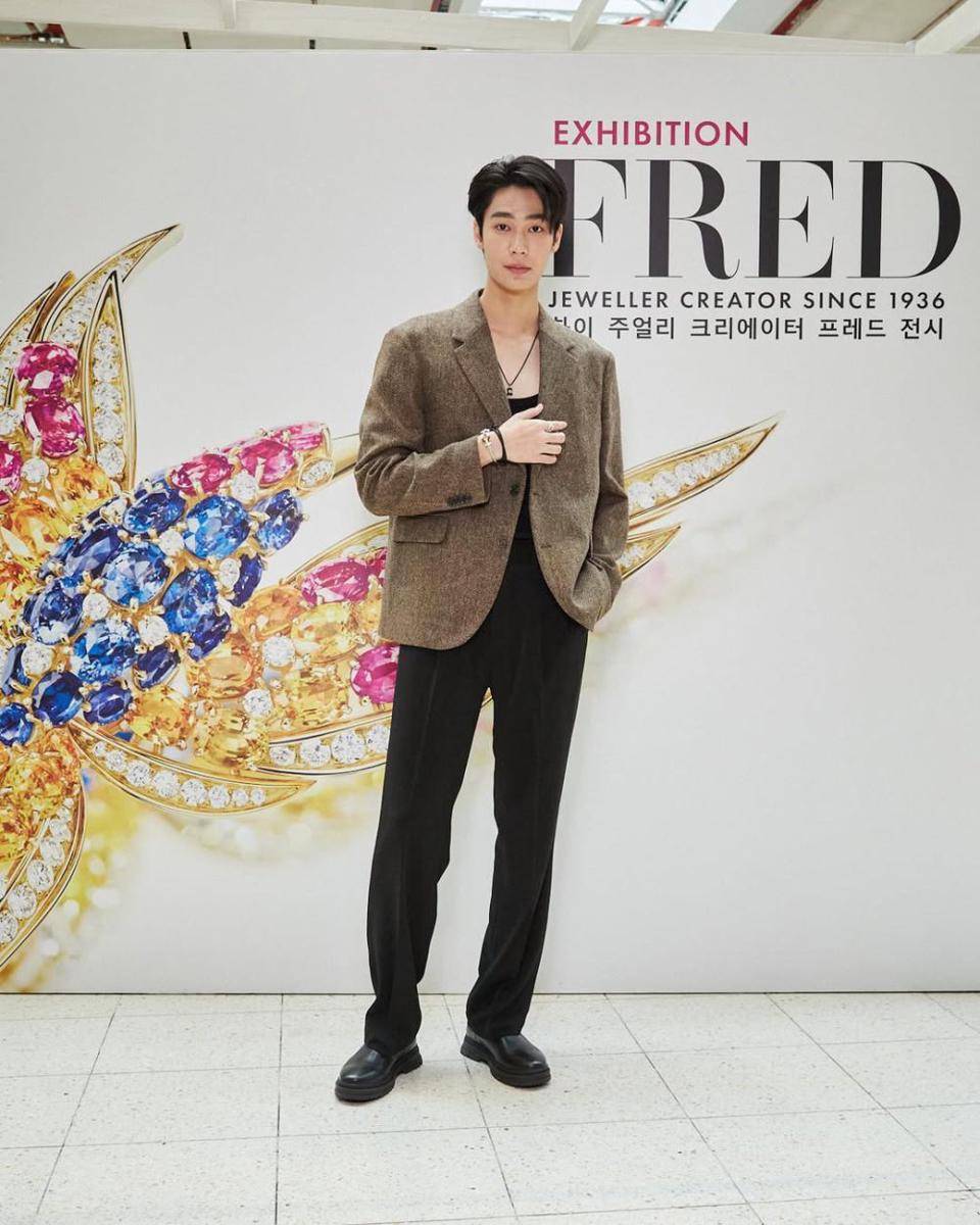 Dew Jirawat (instagram.com/dew_jsu)