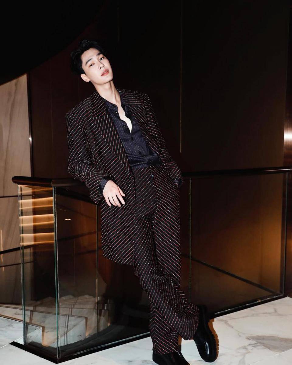 Dew Jirawat (instagram.com/dew_jsu)