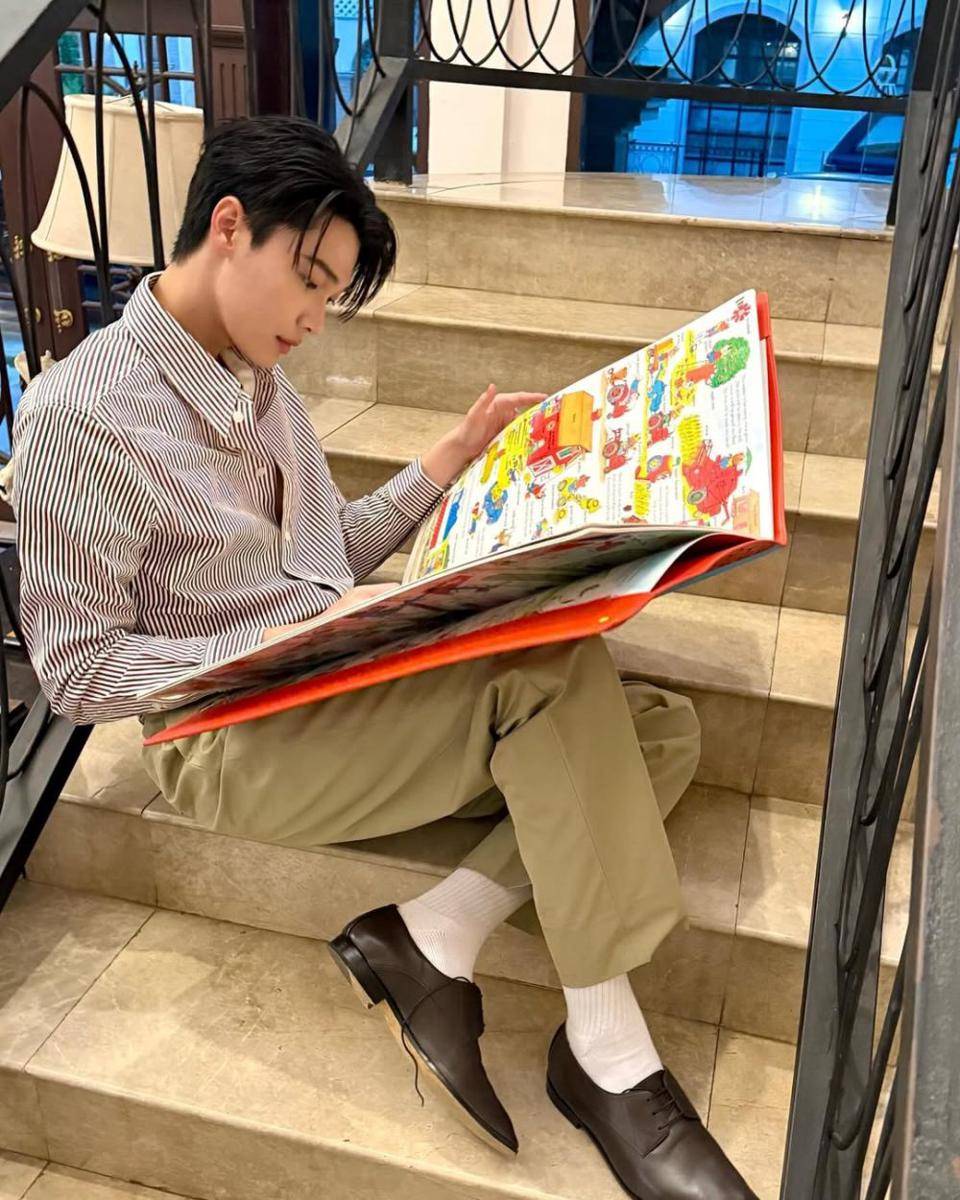 Dew Jirawat (instagram.com/dew_jsu)