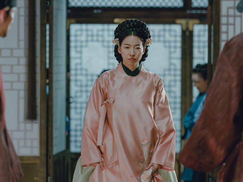 still cut drama Korea The Queen Who Crowns (instagram.com/tvn_drama)