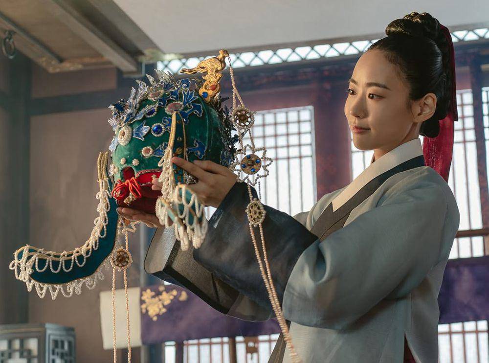 still cut drama Korea The Queen Who Crowns (instagram.com/tvn_drama)