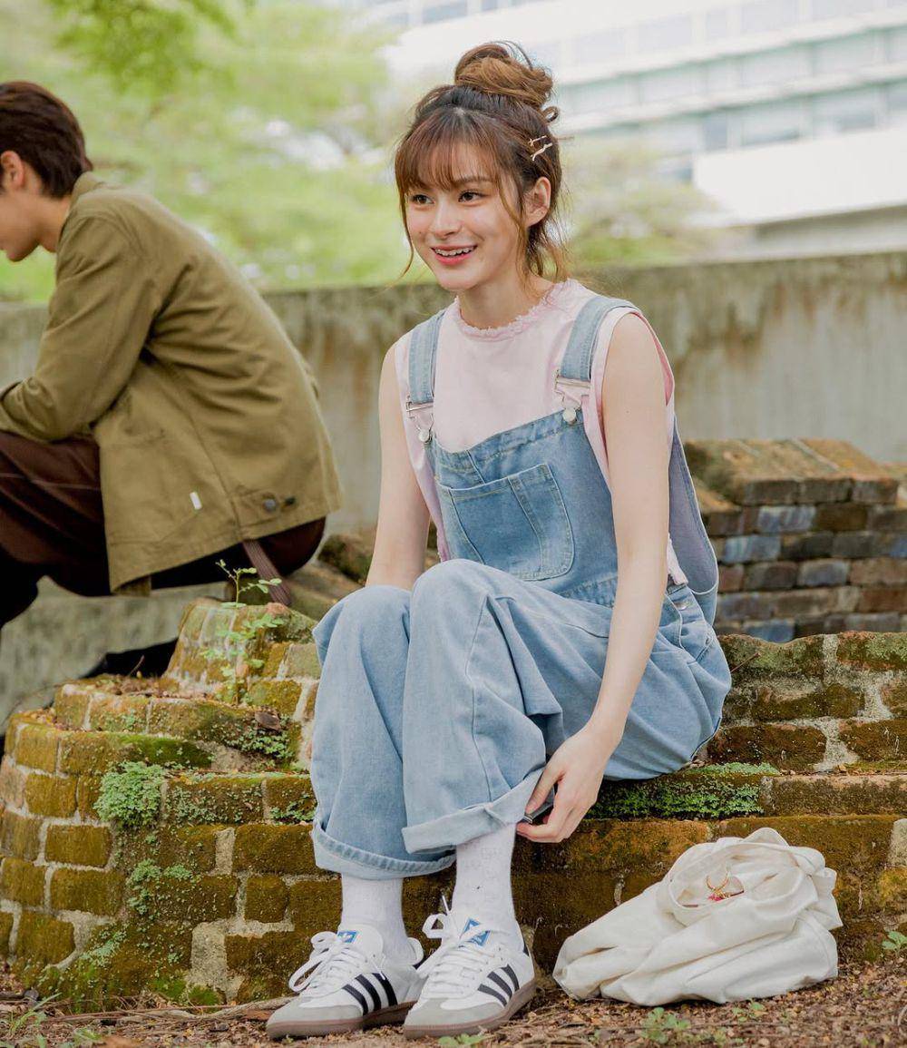 inspirasi outfit nuansa pink ala Prim Chanikarn (instagram.com/primiily)