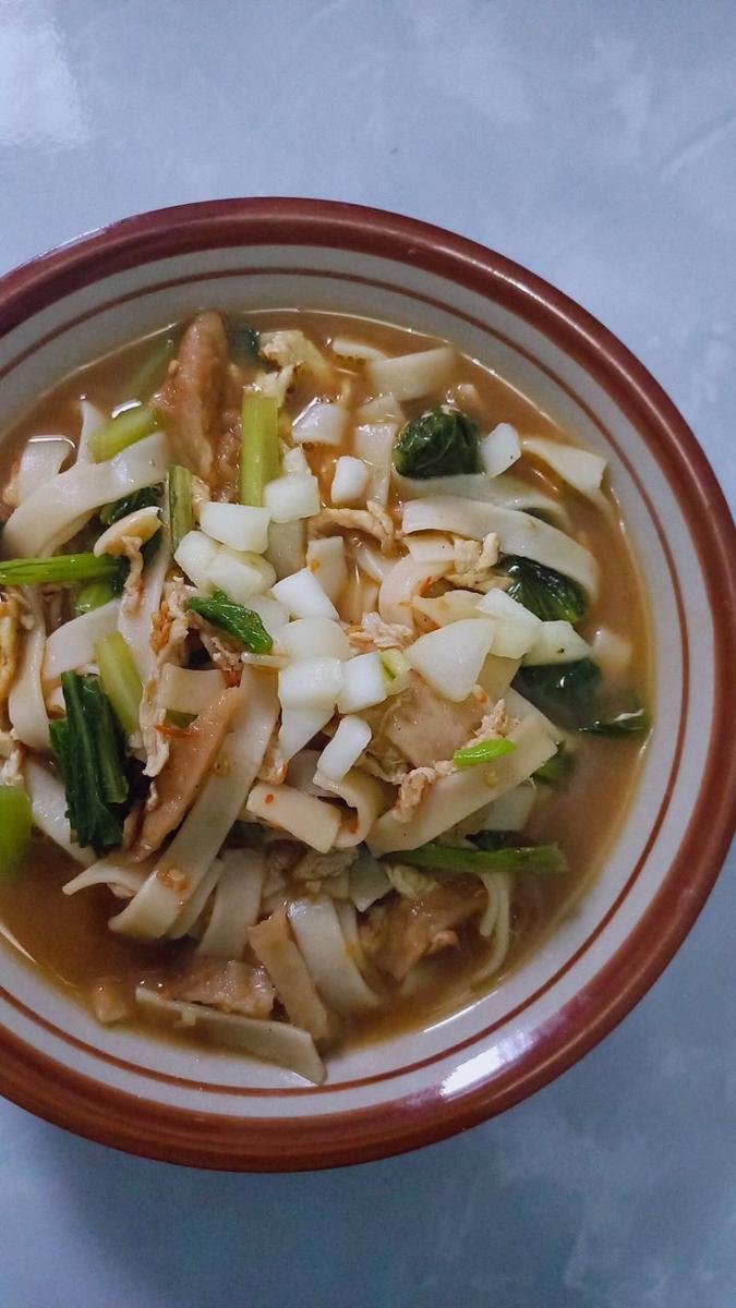 Resep Kwetiau Kuah Pedas yang Sederhana dan Enak
