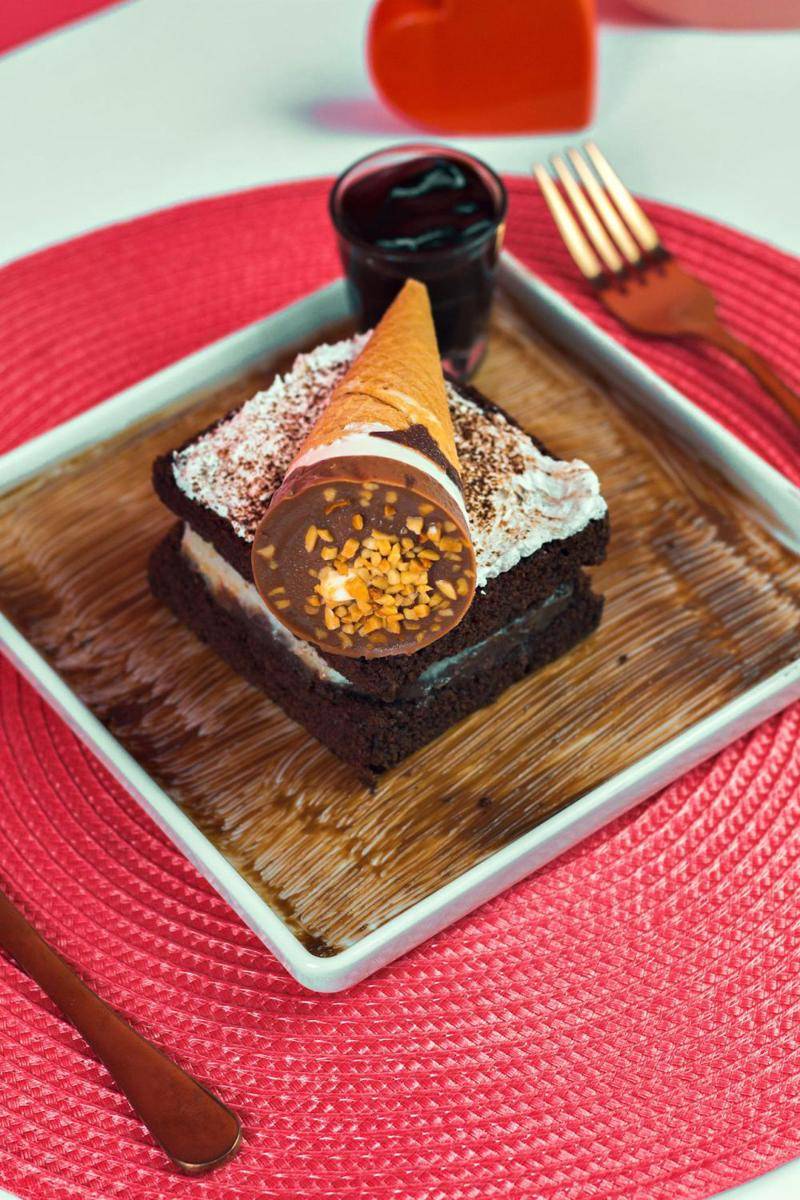 Brownies dengan topping ice cream (pexels.com)