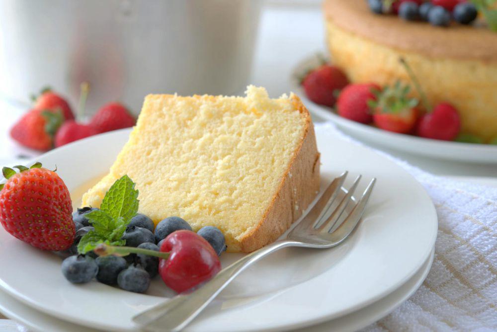 7 Hiasan Vanilla Sponge Cake Tanpa Krim, Tetap Spesial!