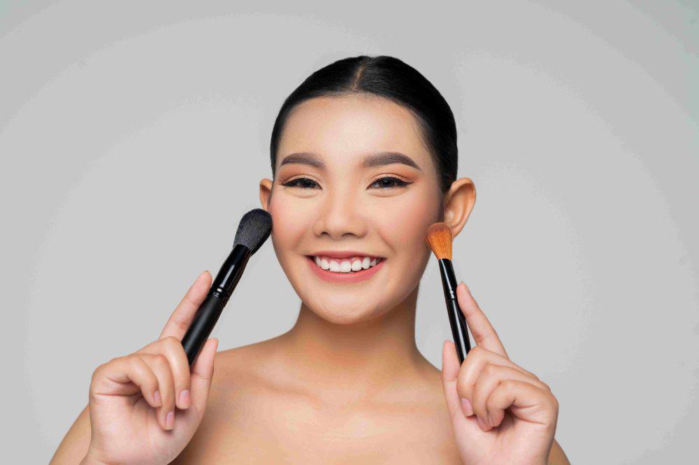 Apa Itu Complexion Makeup? Kunci Riasan Sempurna!