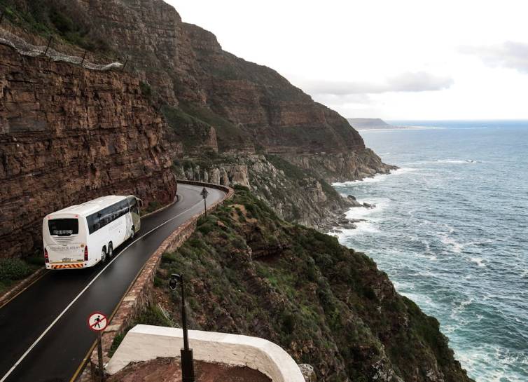 Ilustrasi bus (Pexels/Nothing Ahead)