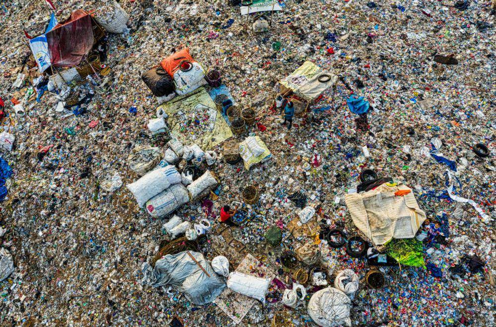 ilustrasi sampah di pegunungan (pexels.com/tomfisk)