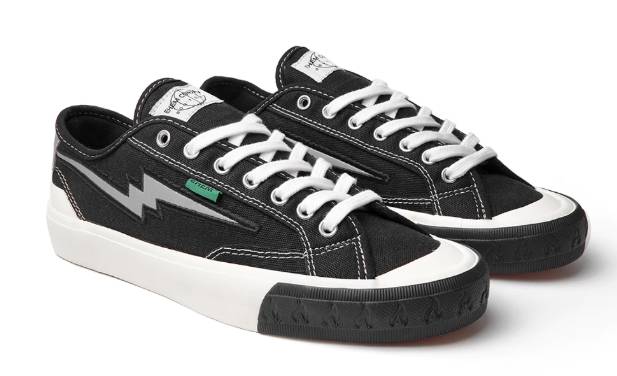 Ehem Sepatu Sneakers Pria Dexter Low Reflective (shopee.co.id/Ehem Official Store)