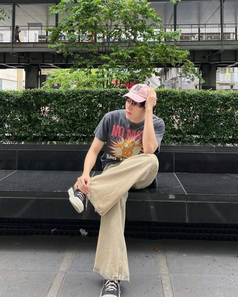 outfit sporty look ala Nani Hirunkit (instagram.com/hirunkit_)