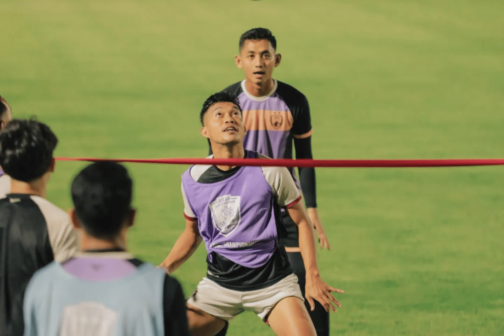 Para pemain PSM Makassar dalam sesi latihan di AIA Stadium KMH PARK, Phnom Penh, pada Senin 6 Januari 2025. (Instagram.com/psm_makassar)