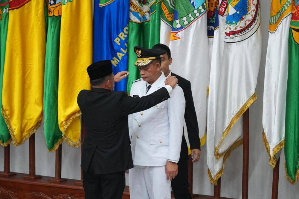 Menteri Dalam Negeri Tito Karnavian melantik Pj. Gubernur Sulsel Fadjry Djufry. (Dok. Istimewa)