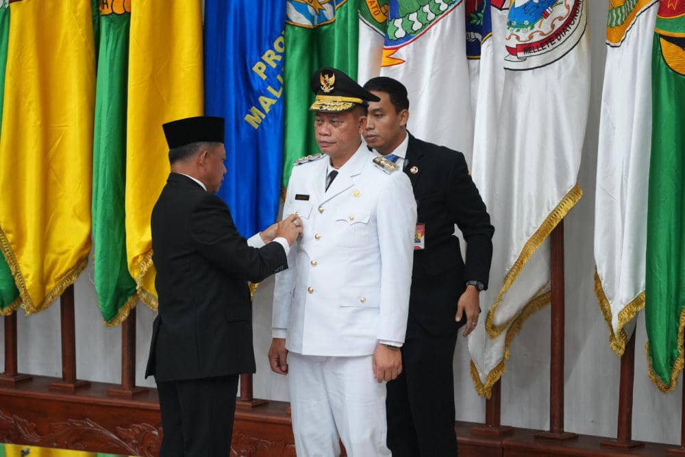 Menteri Dalam Negeri Tito Karnavian melantik Pj. Gubernur Sulsel Fadjry Djufry. (Dok. Istimewa)