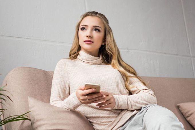 5 Tipe Orang yang Suka Lama Balas Chat, Bukan Hanya Introvert