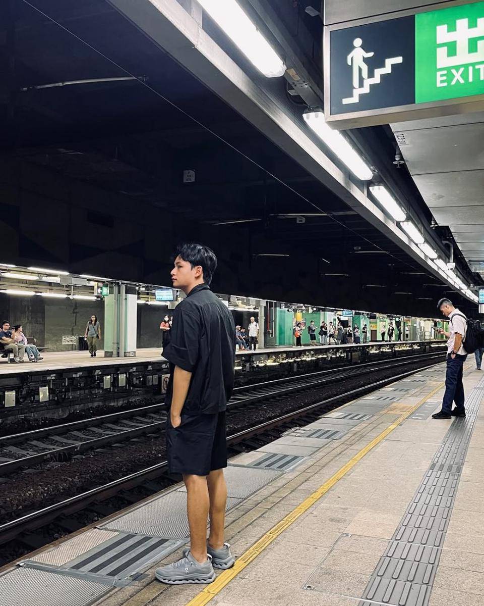 padu padan kemeja ala Randy Martin (instagram.com/randymartinnn)