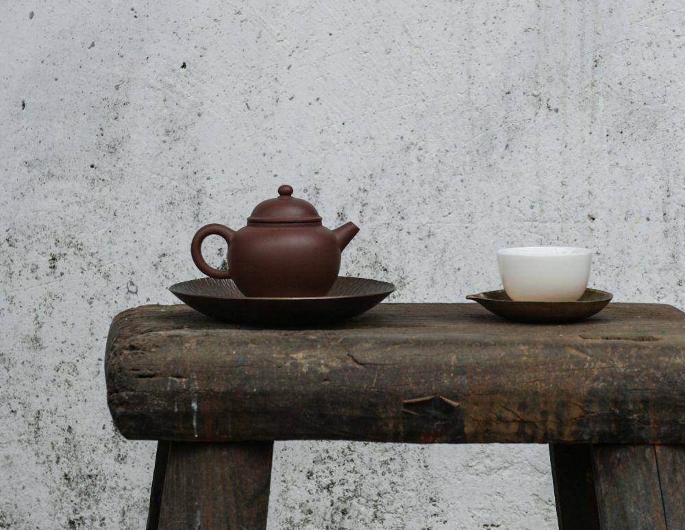 ilustrasi teh dan teko (unsplash.com/五玄土 ORIENTO)