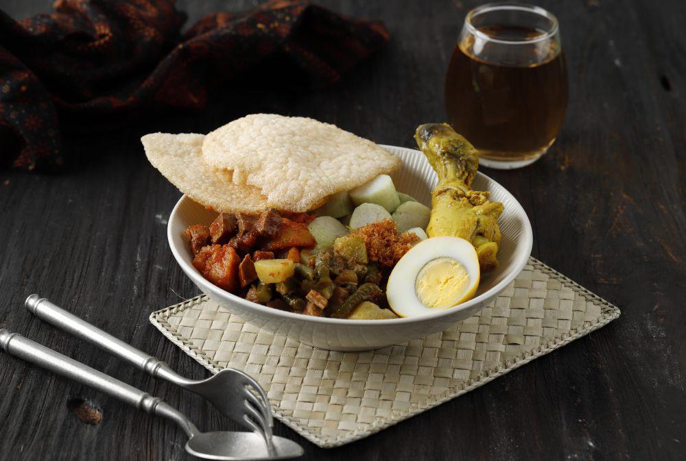 5 Rahasia Membuat Lontong Sayur dengan Kuah yang Enak dan Gurih