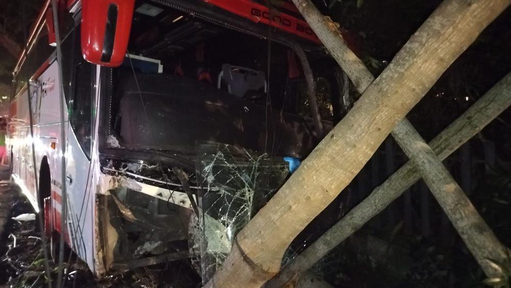 4 Orang Meninggal dalam Kecelakaan Bus di Batu