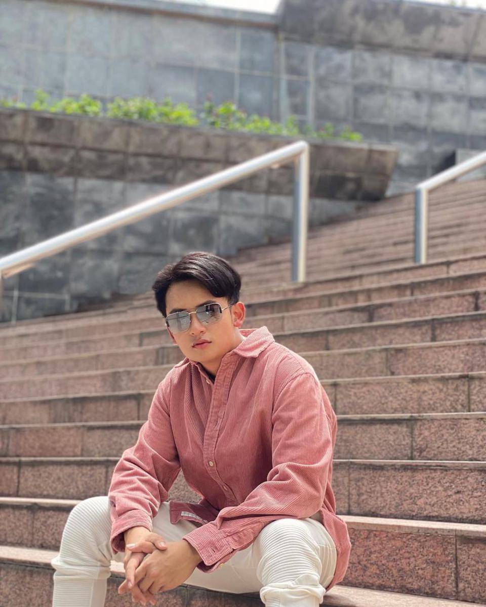 inspirasi OOTD traveling ala Randy Martin (instagram.com/randymartinnn)