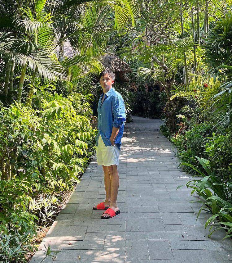 padu padan kemeja ala Randy Martin (instagram.com/randymartinnn)