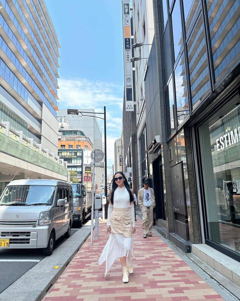 gaya street fashion ala Lyodra Ginting (instagram.com/lyodraofficial)