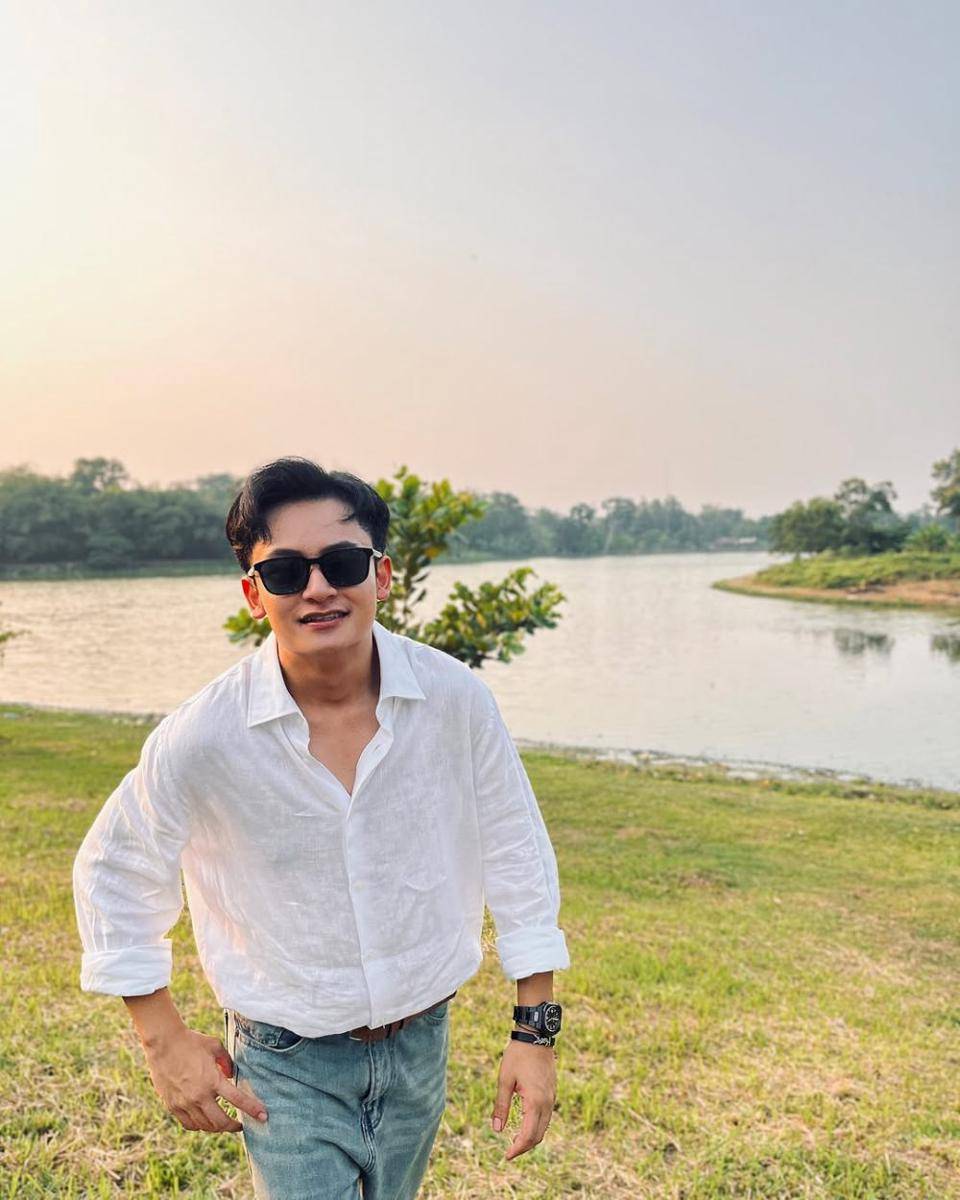 padu padan kemeja ala Randy Martin (instagram.com/randymartinnn)