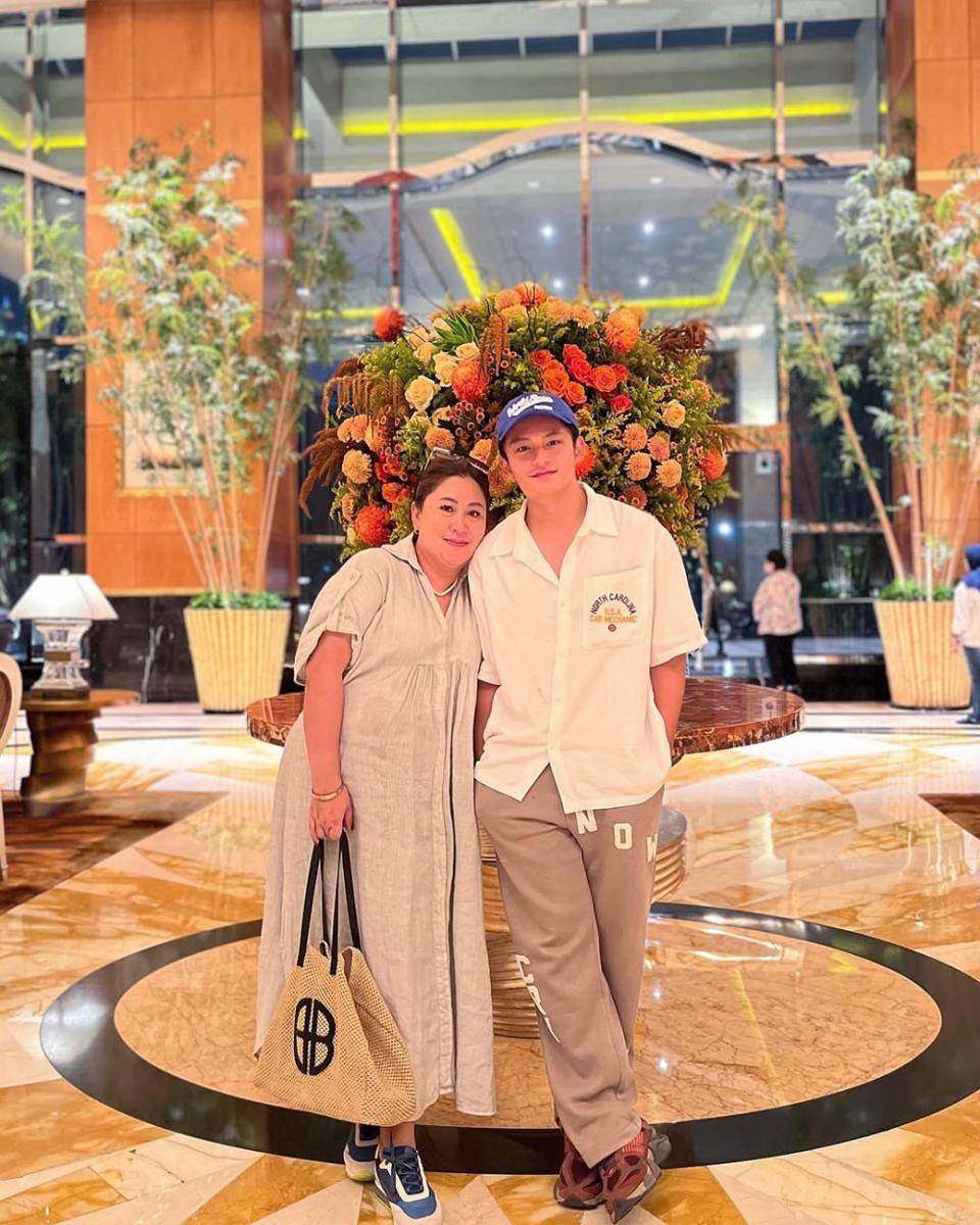 padu padan kemeja ala Randy Martin (instagram.com/randymartinnn)