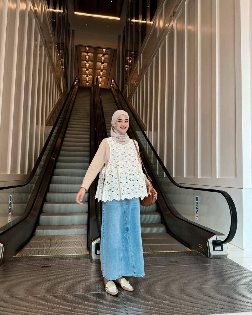 ide outfit piknik buat hijabers ala Rania Sukandari (instagram.com/raniaskdr_)