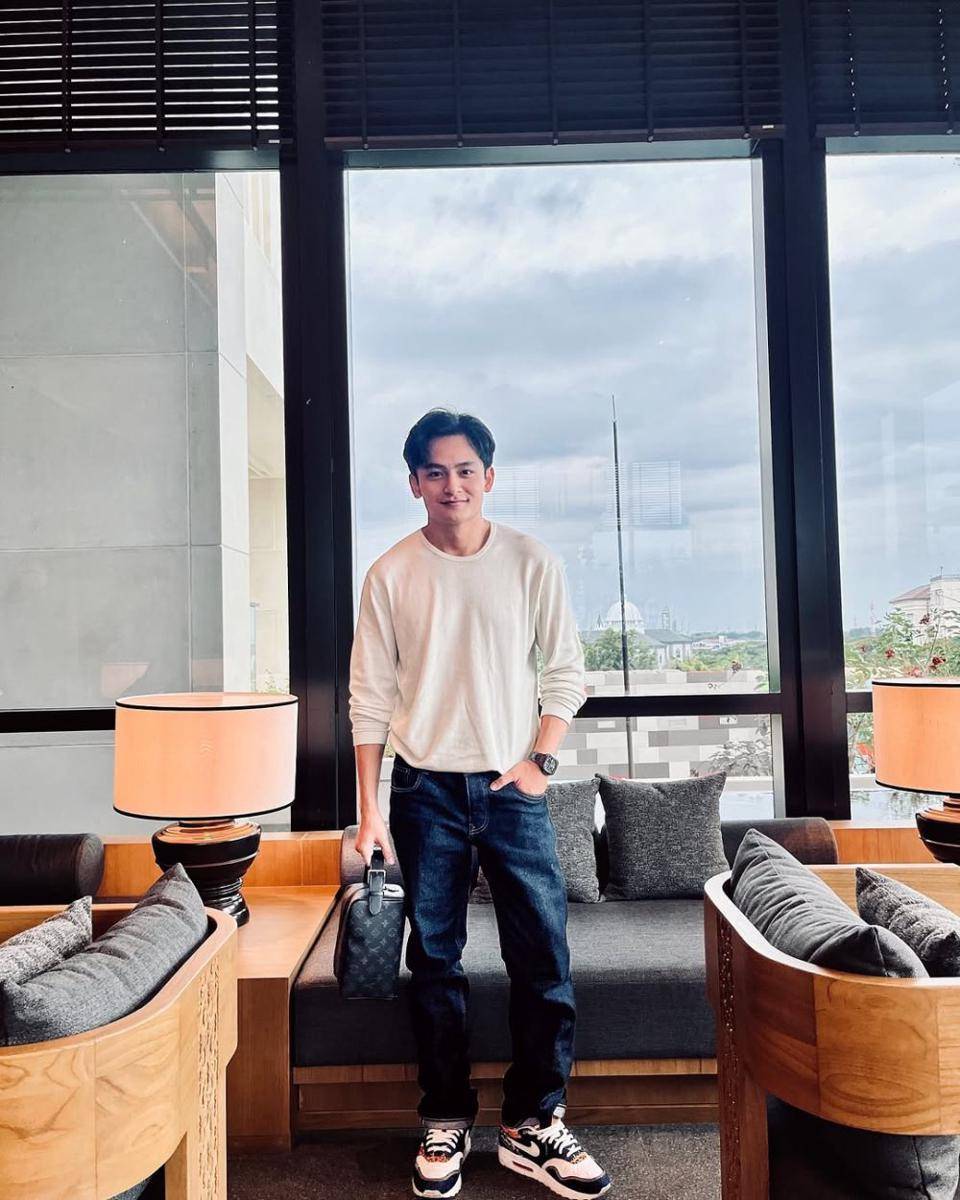 inspirasi OOTD traveling ala Randy Martin (instagram.com/randymartinnn)