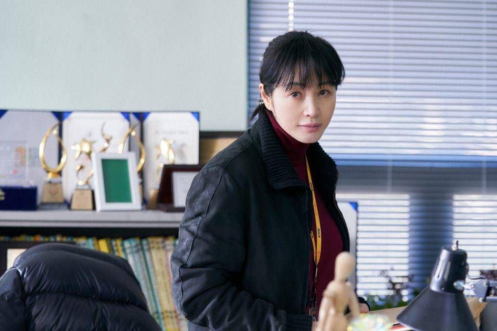 cuplikan Kim Hye Soo di drakor Unmasked (dok. Disney+ Korea/Unmasked)