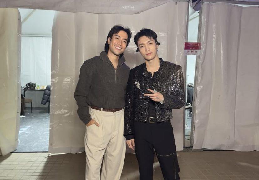 7 Potret Vidi Aldiano Ketemu Lay Zhang di Makau, Udah Bestie Banget!