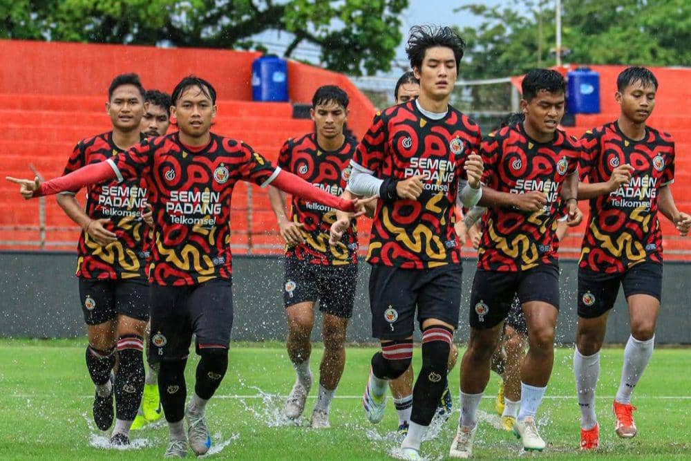 Potret latihan punggawa Semen Padang FC. (Instagram.com/semenpadangfcid)