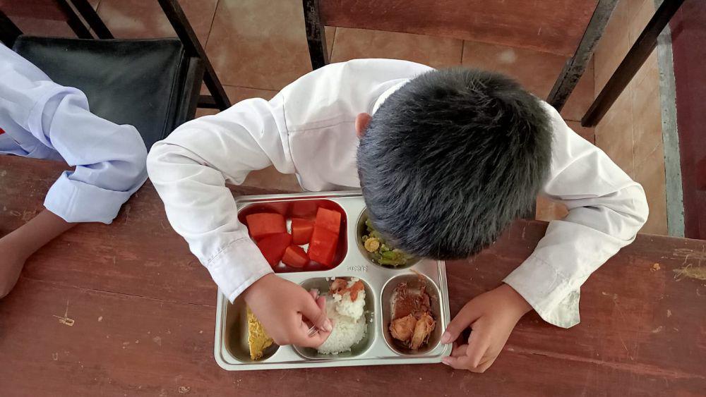 Ilustrasi makan bergizi gratis. IDN Times/ Riyanto.