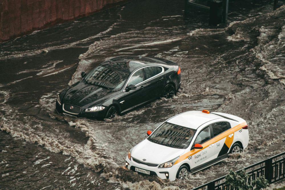 Banjir di Arab Saudi, Jalanan Mekkah dan Jeddah Berubah Jadi Sungai