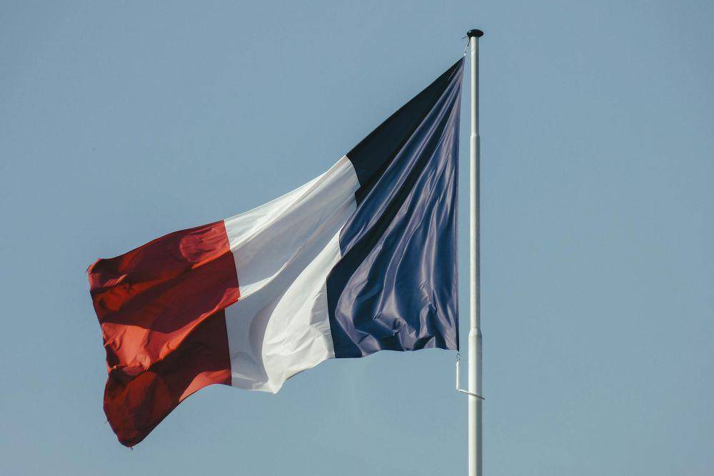 Bendera Prancis (pexels.com/Atypeek Dgn)