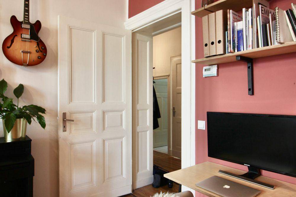 ilustrasi warna dinding kamar pink cherry (unsplash.com/beazy)