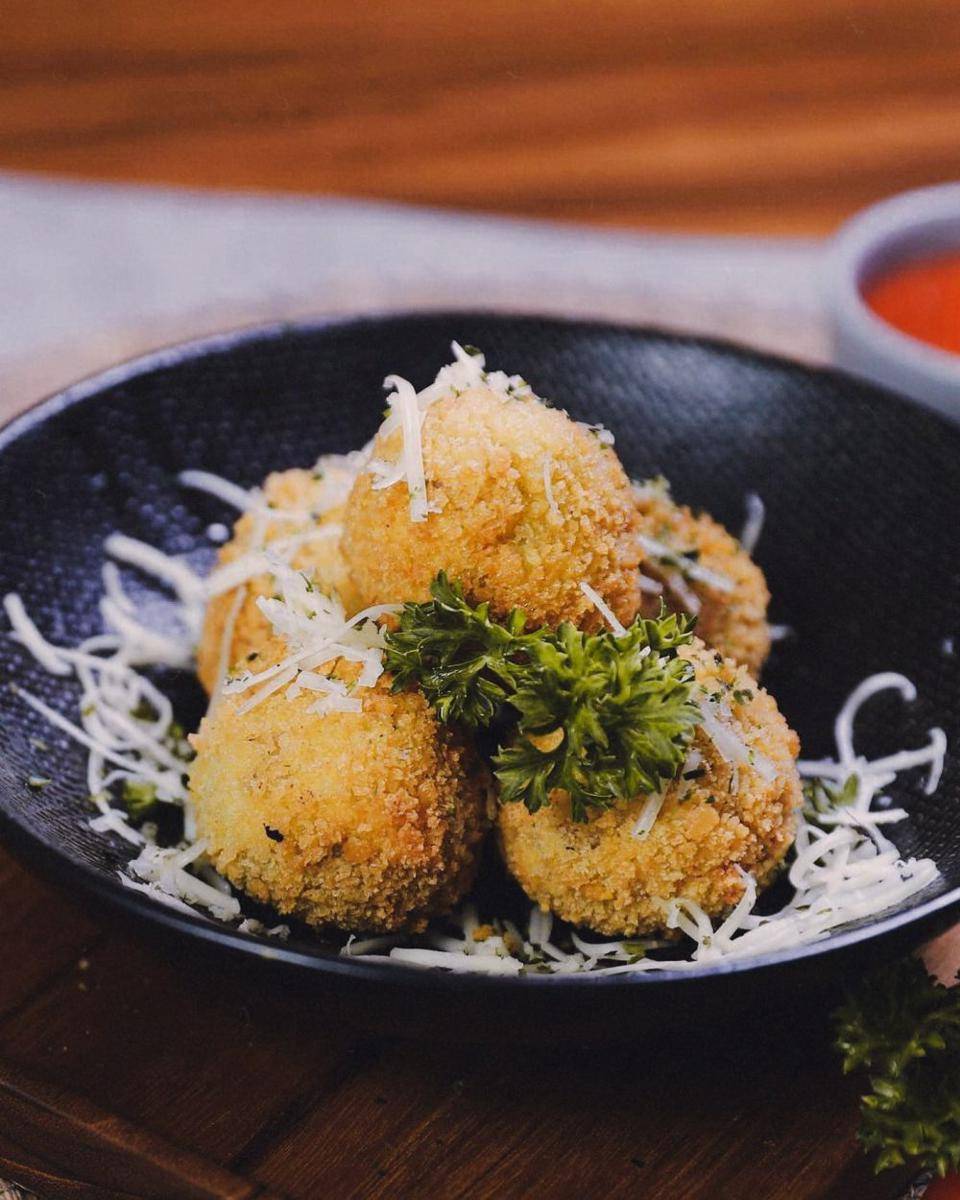 July Cafe (instagram.com/julycafe.id)