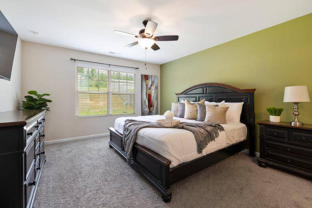 ilustrasi warna dinding kamar hijau pistachio (pexels.com/Curtis Adams)