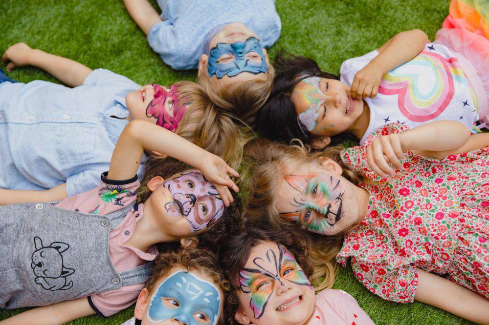 Ilustrasi face painting (pexels.com/RDNE Stock project)