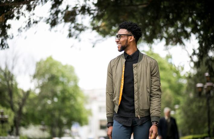 5 Jaket Bomber Paling Hits untuk Pria Modern, Streetwear Maksimal!