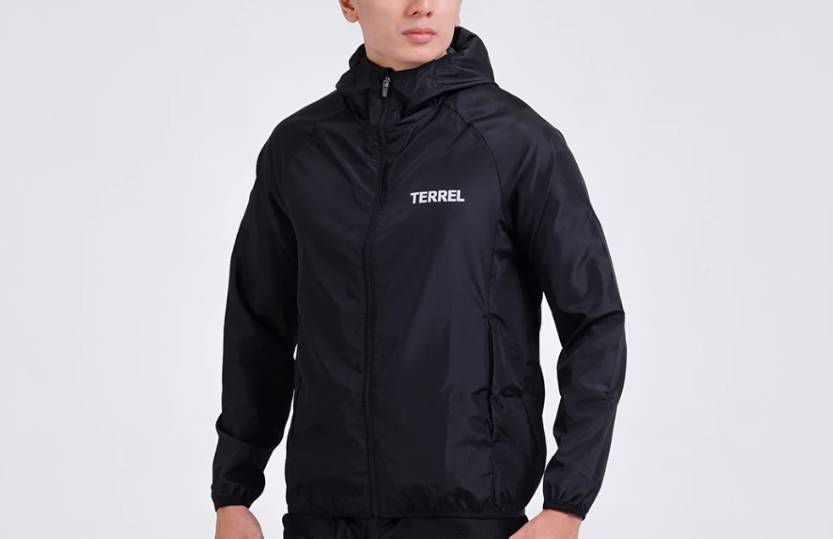 Terrel Basic Windbreaker Jacket Black (shopee.co.id/Terrel Sportswear Official Shop)
