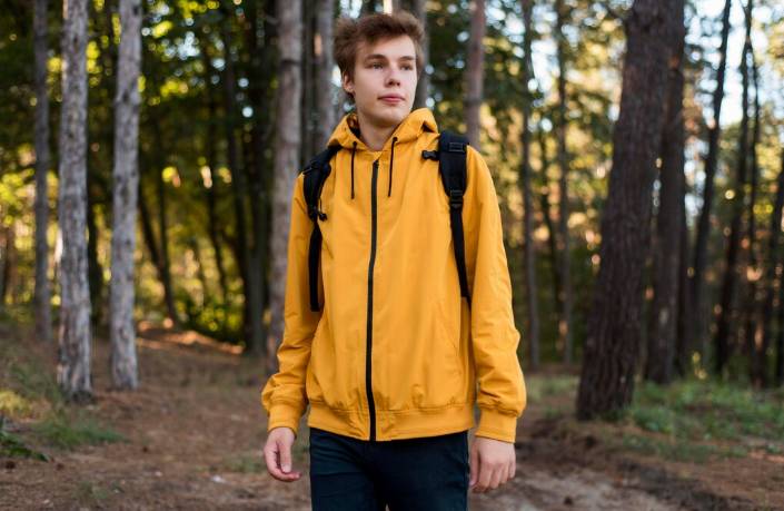 ilustrasi windbreaker (freepik.com/freepik)