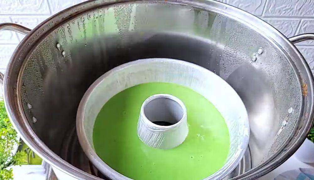 ilustrasi mengukus bolu pisang pandan kukus (YouTube.com/PAP COOK)