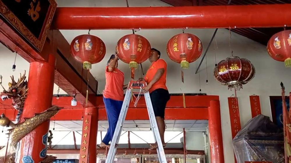 Sambut Imlek, Kelenteng Tjoe Tik Kiong Tulungagung Bersolek