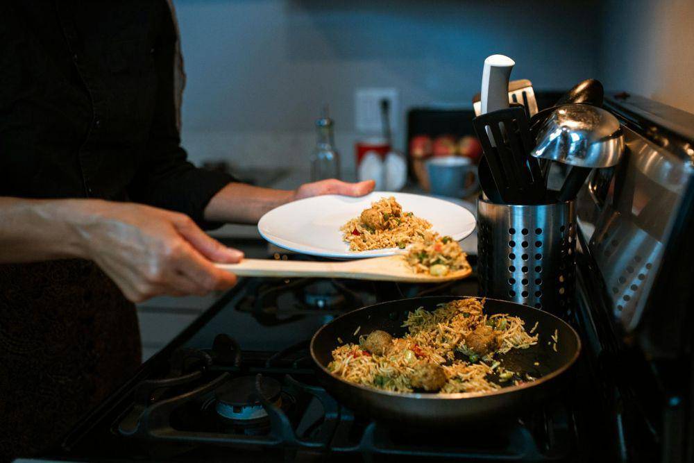 Ilustrasi memasak nasi goreng (pexels.com/RDNE Stock project)