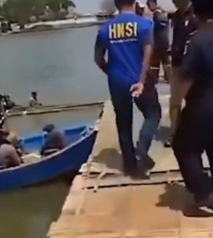 Tangkapan layar video X/EsTeh__28